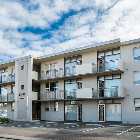 Glenelg Holiday Apartments - Corfu Adelaide Værelse billede