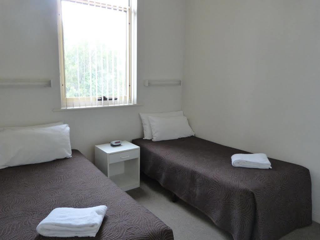 Glenelg Holiday Apartments - Corfu Adelaide Eksteriør billede