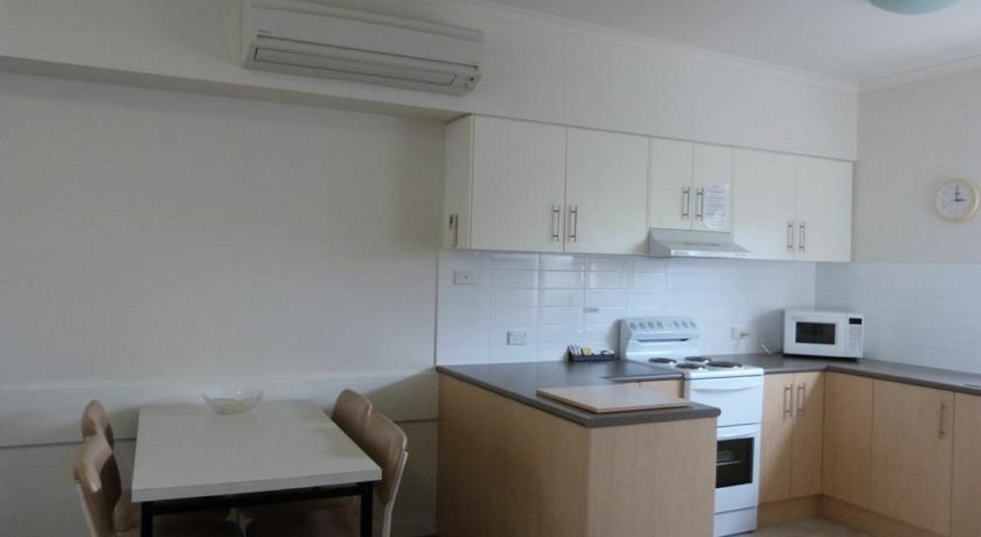 Glenelg Holiday Apartments - Corfu Adelaide Eksteriør billede